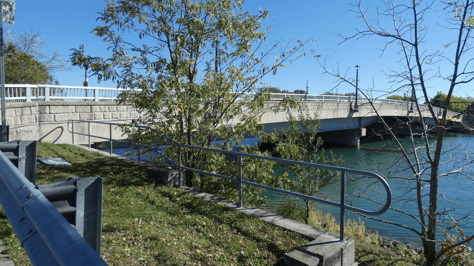 Weghtman Bridge spanning the Welland River